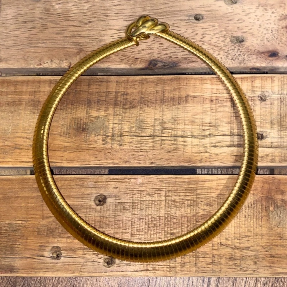 Beautiful snake chain necklace!